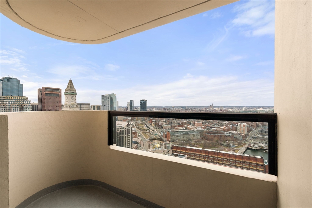 85 E India Row # 36G