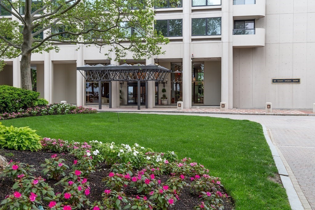 65 East India Row # 30H