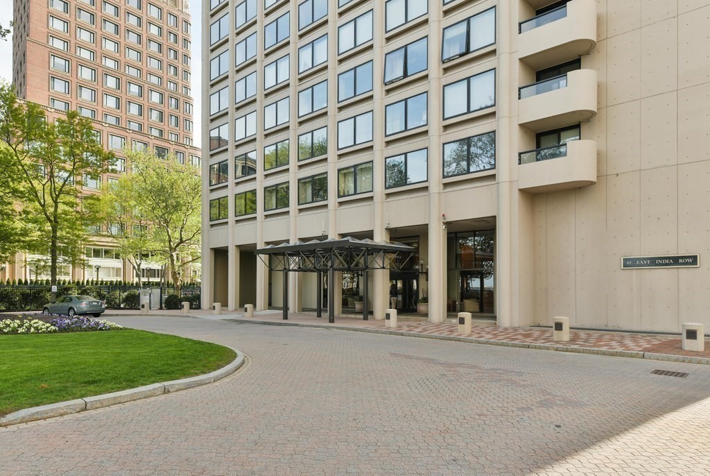 65 East India Row # 30H