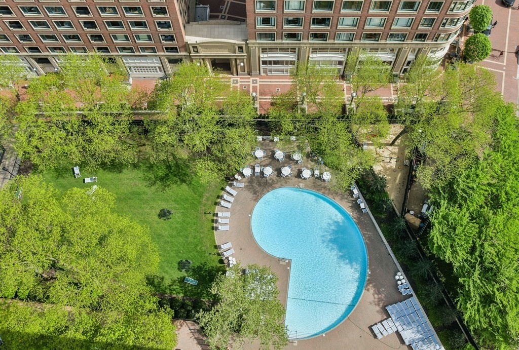 65 East India Row # 30H