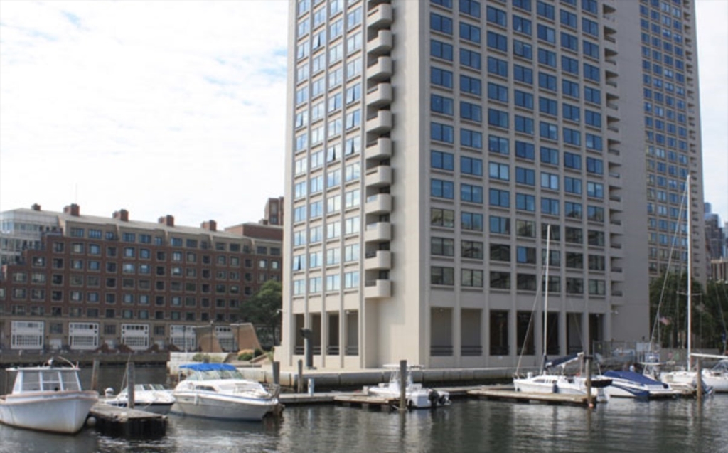 85 E India Row # 36G