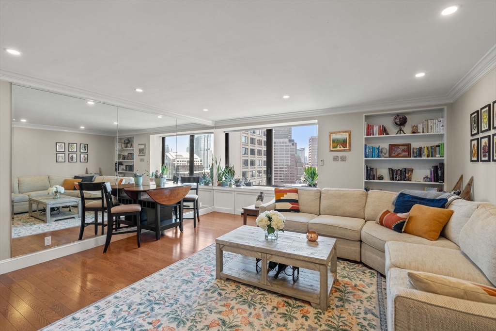 85 E India Row # 20G