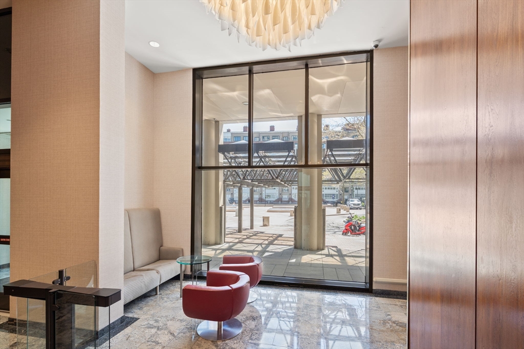 85 E India Row # 20G