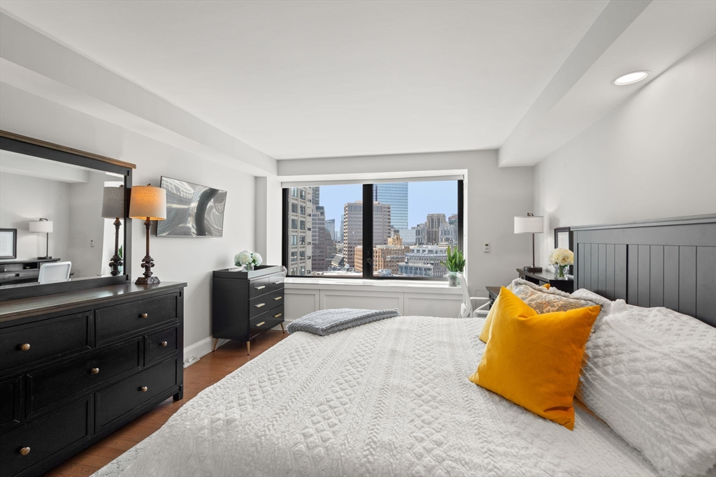 85 E India Row # 20G