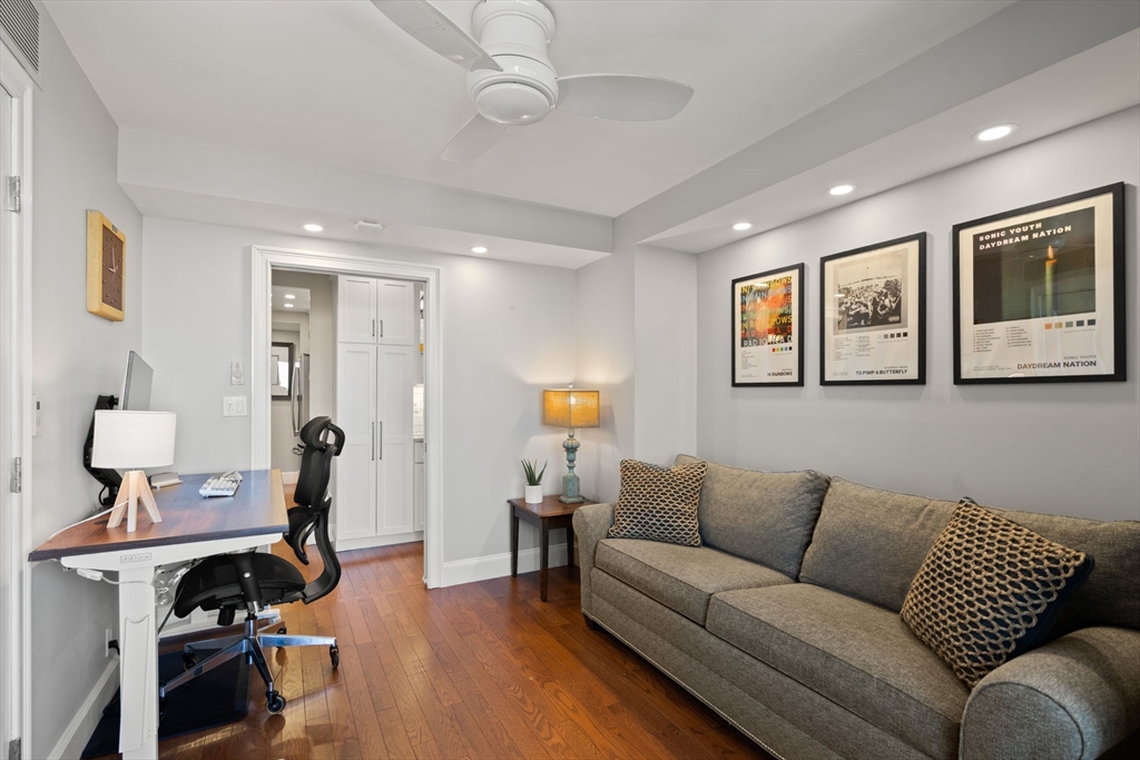 85 E India Row # 20G