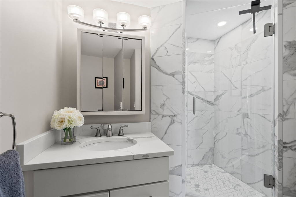 85 E India Row # 20G