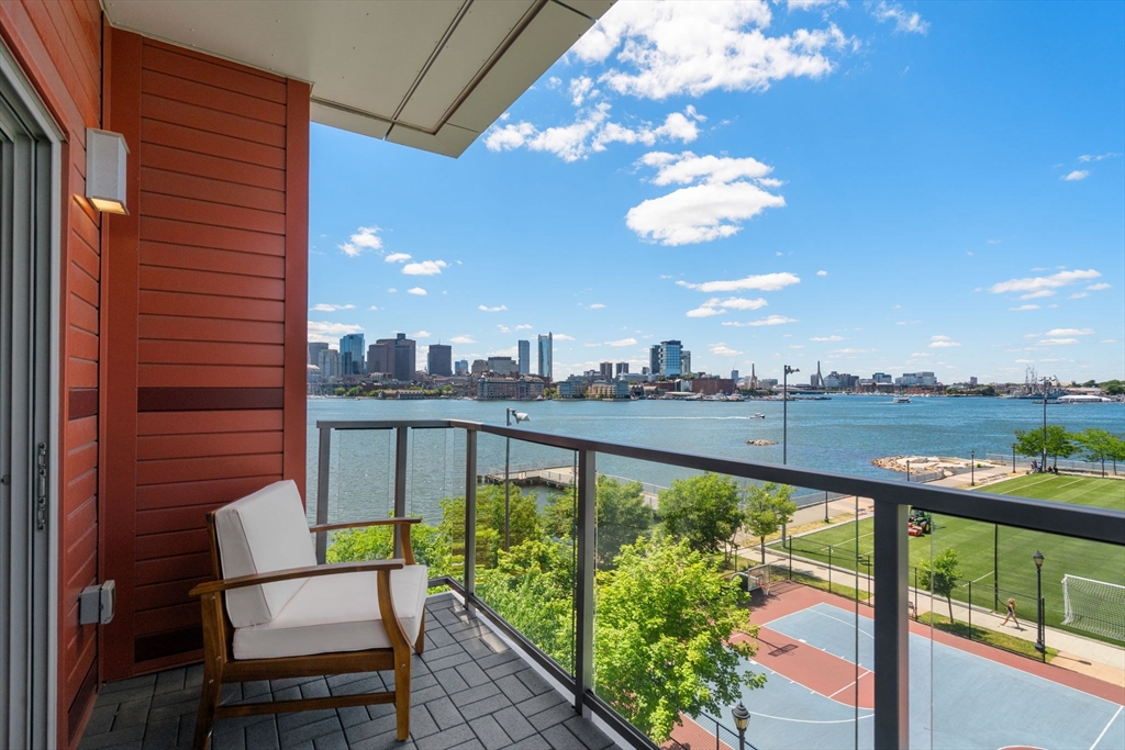 99 Sumner # 421
