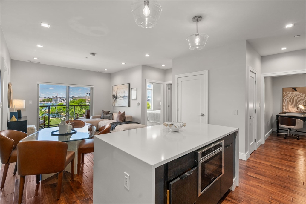 99 Sumner # 421