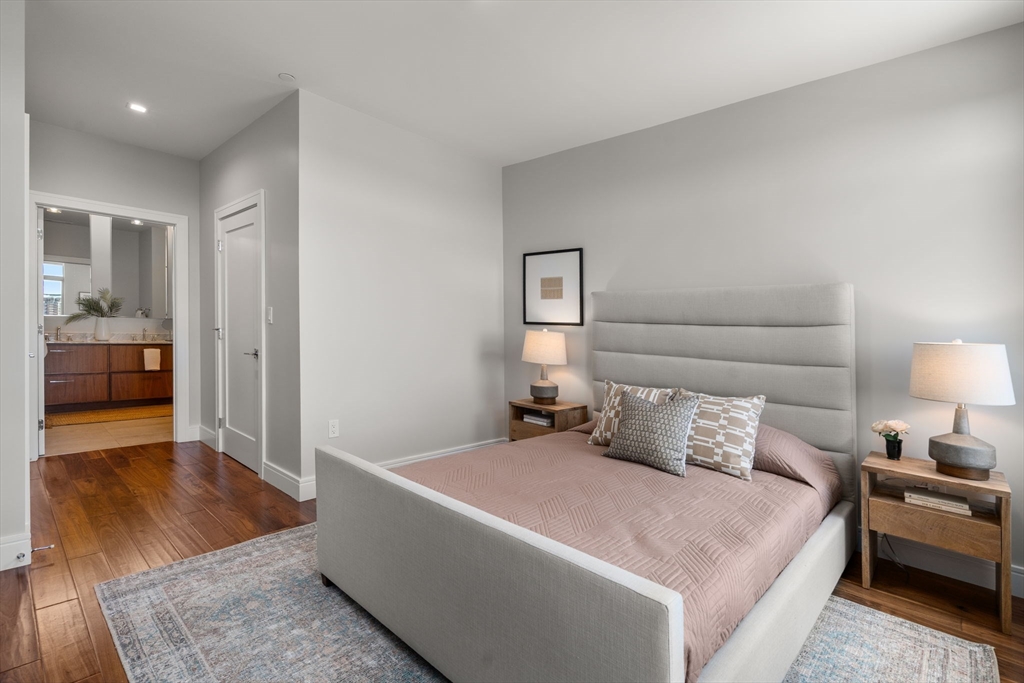 99 Sumner # 421
