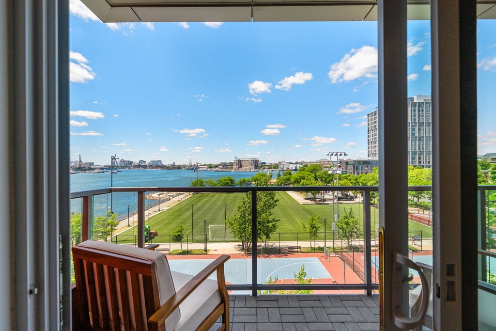 99 Sumner # 421