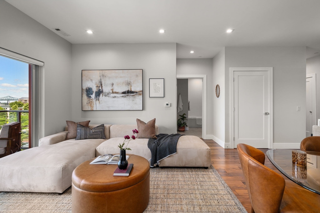 99 Sumner # 421