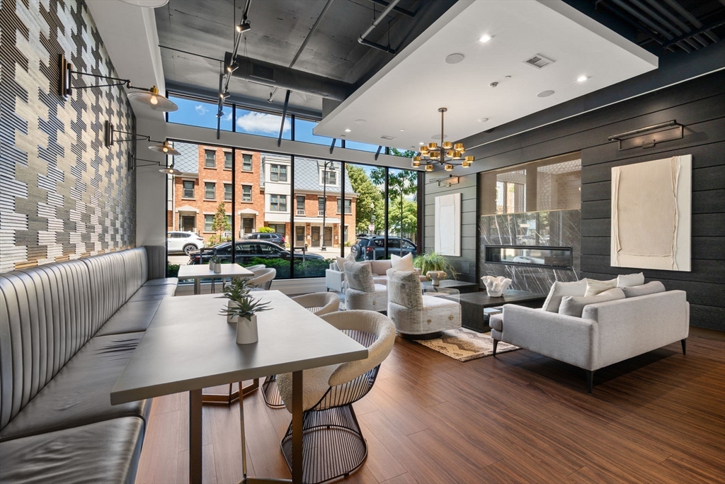 99 Sumner # 421