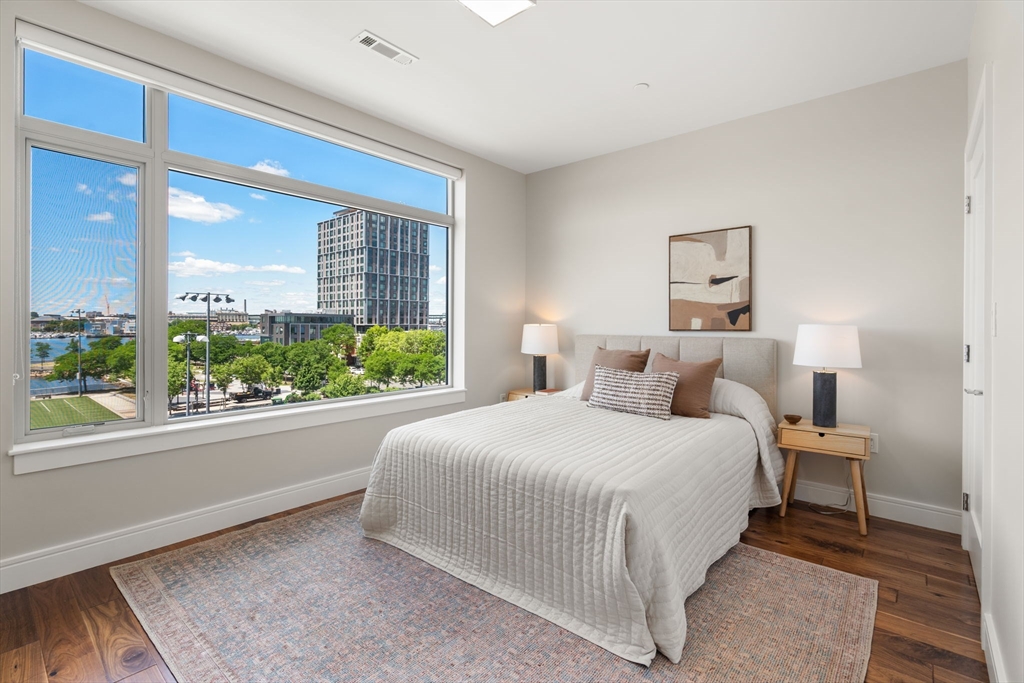 99 Sumner # 421