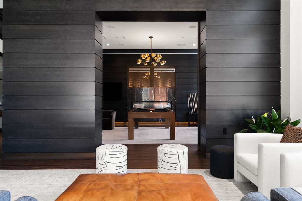 99 Sumner # 421