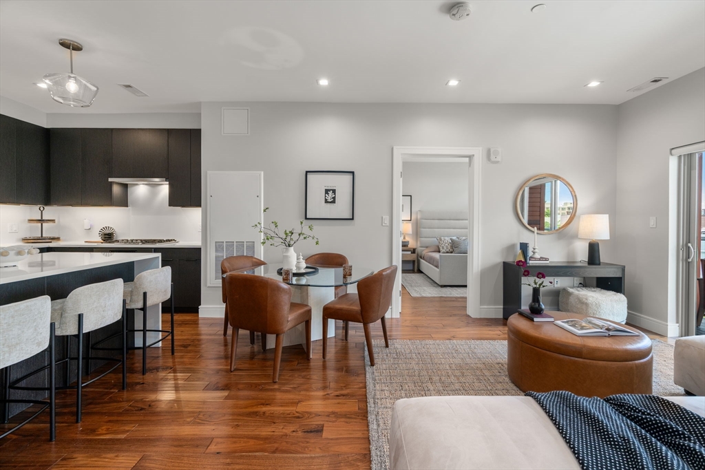 99 Sumner # 421