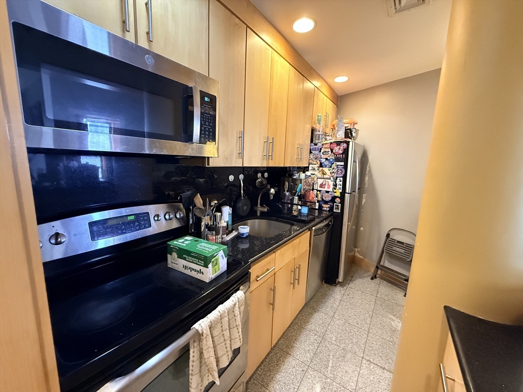 42 Beach Street # 8B