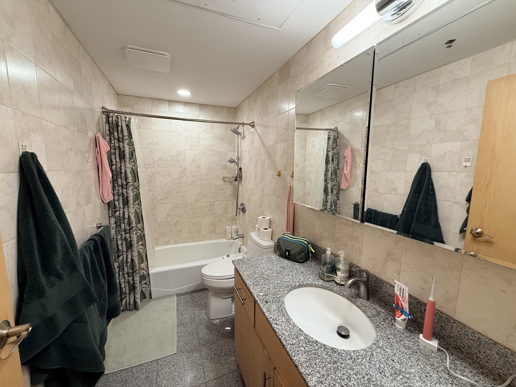 42 Beach Street # 8B