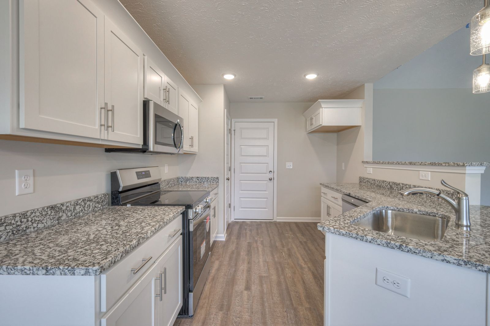 526 Mimosa Dr
