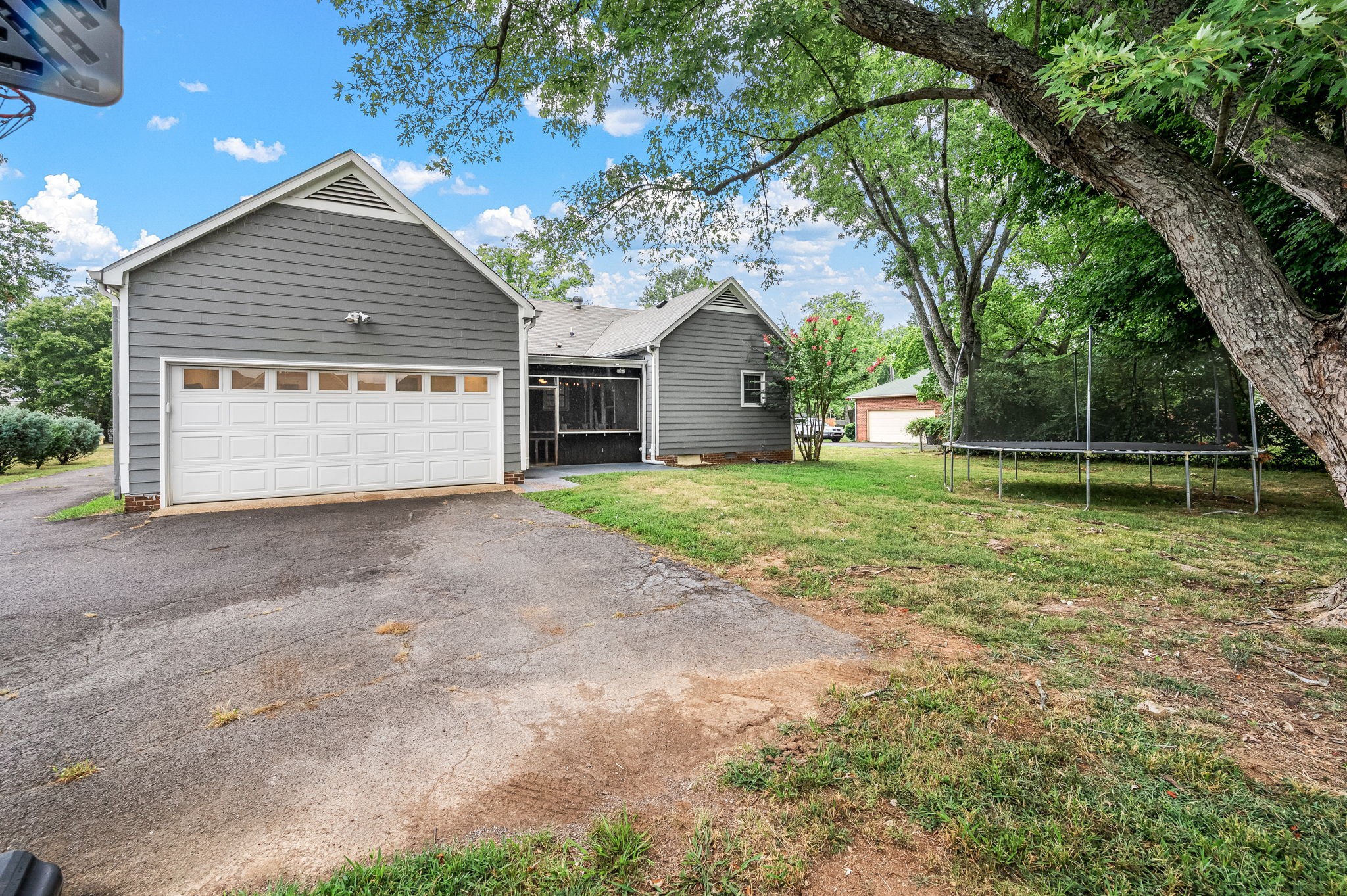 2014 Deerwood Ave