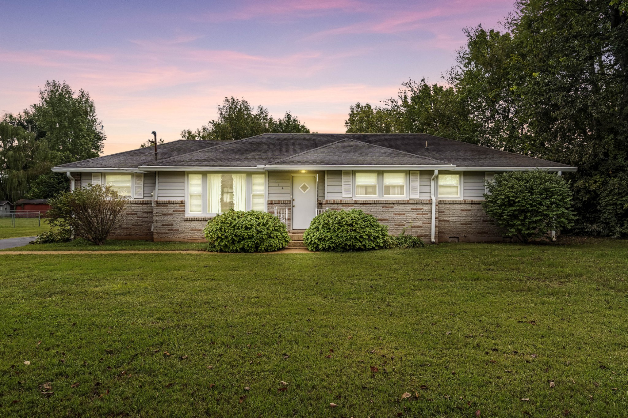 114 Avondale Dr