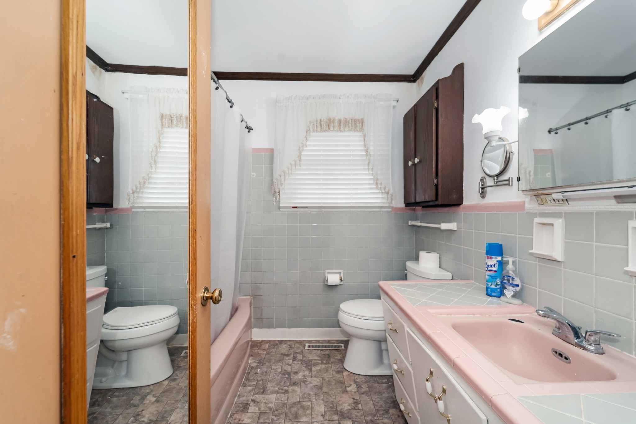 114 Avondale Dr