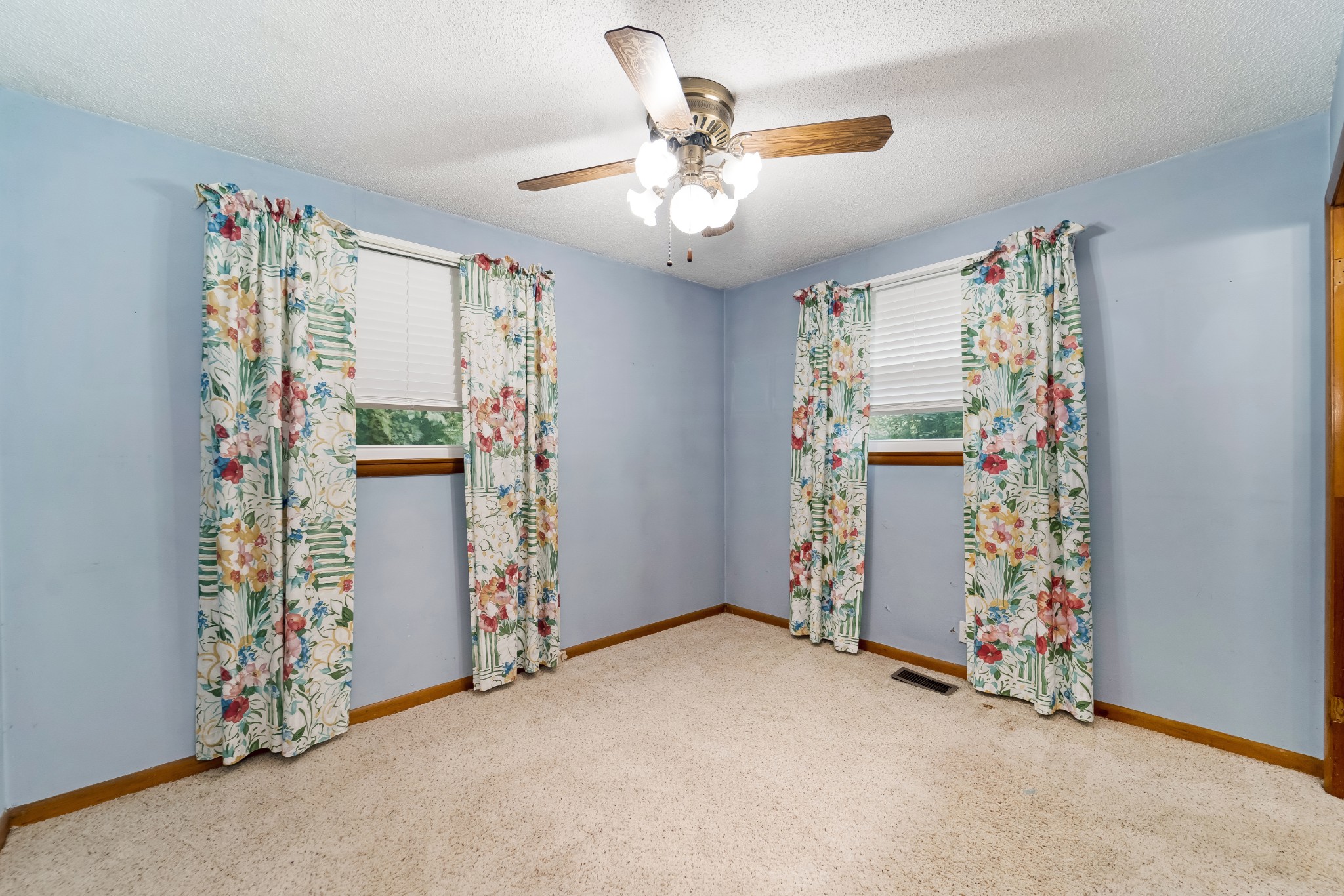 114 Avondale Dr