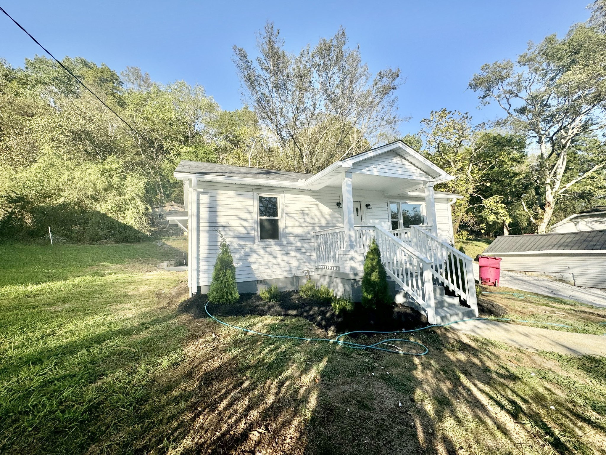 1338 Main St, N