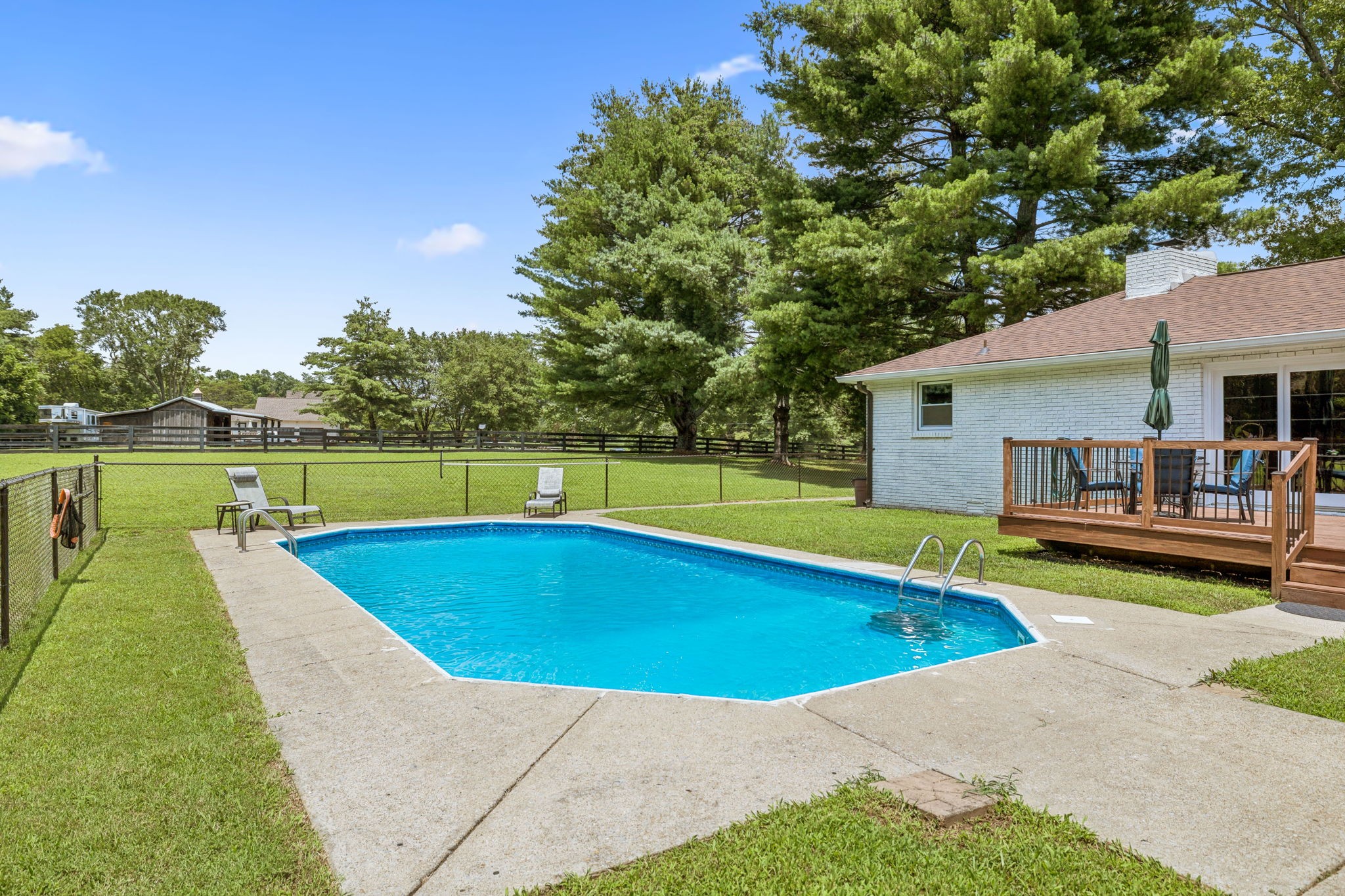 1009 Bunker Hill Dr