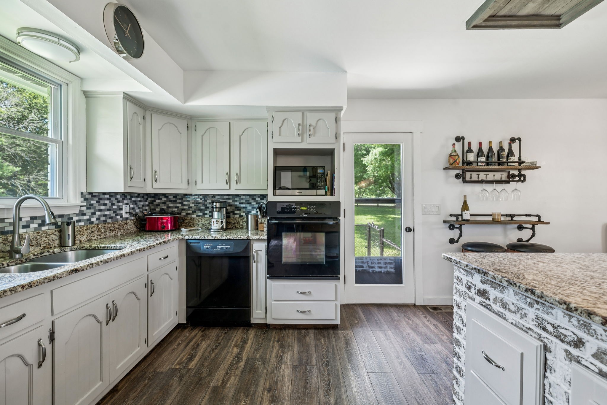 1009 Bunker Hill Dr