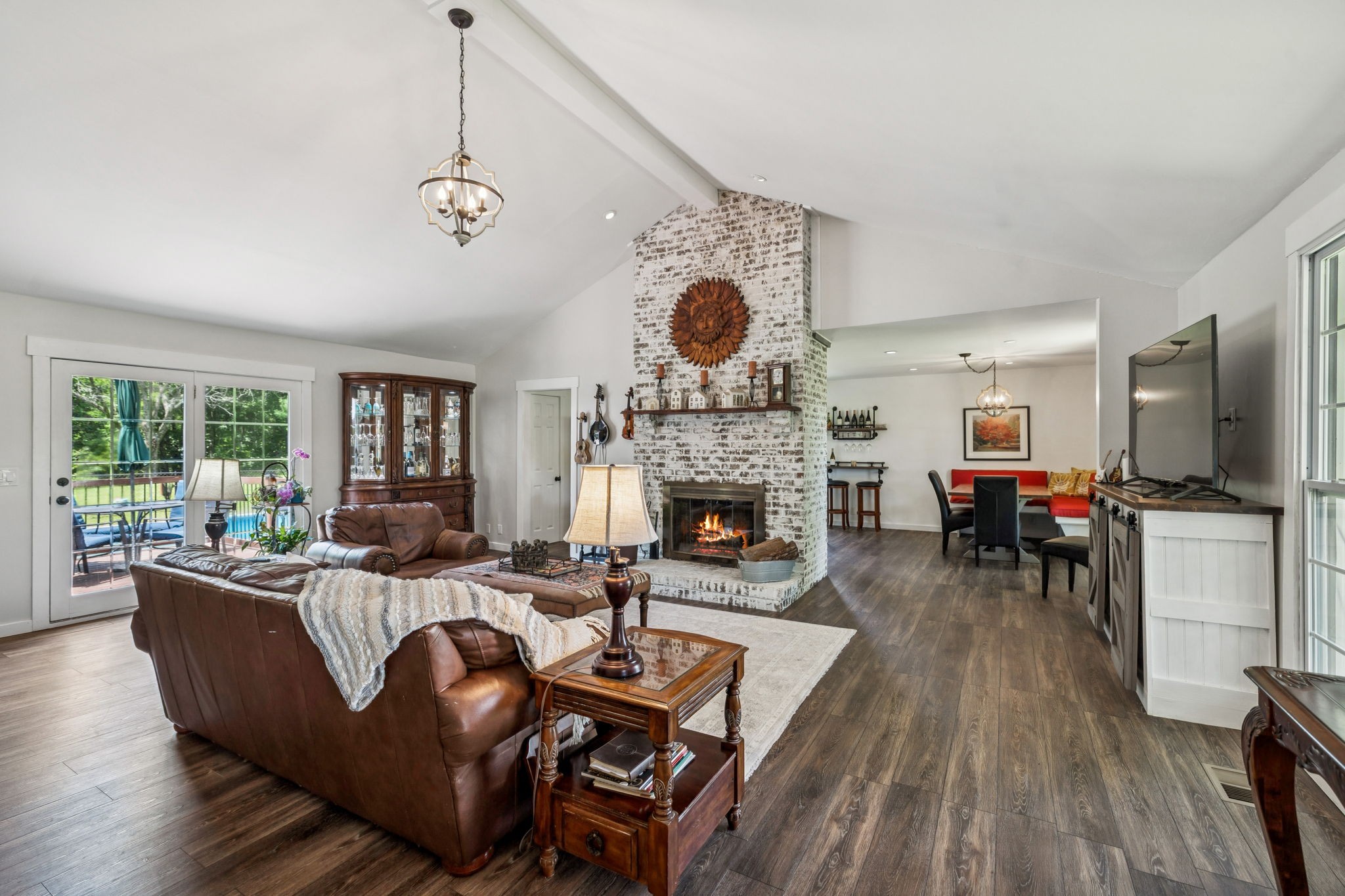 1009 Bunker Hill Dr