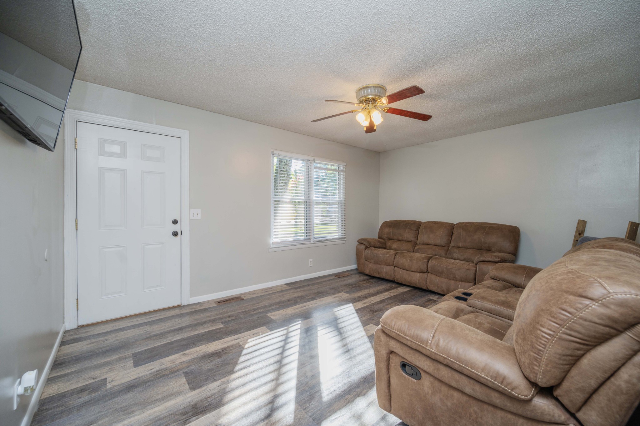 8106 Cooper Dr