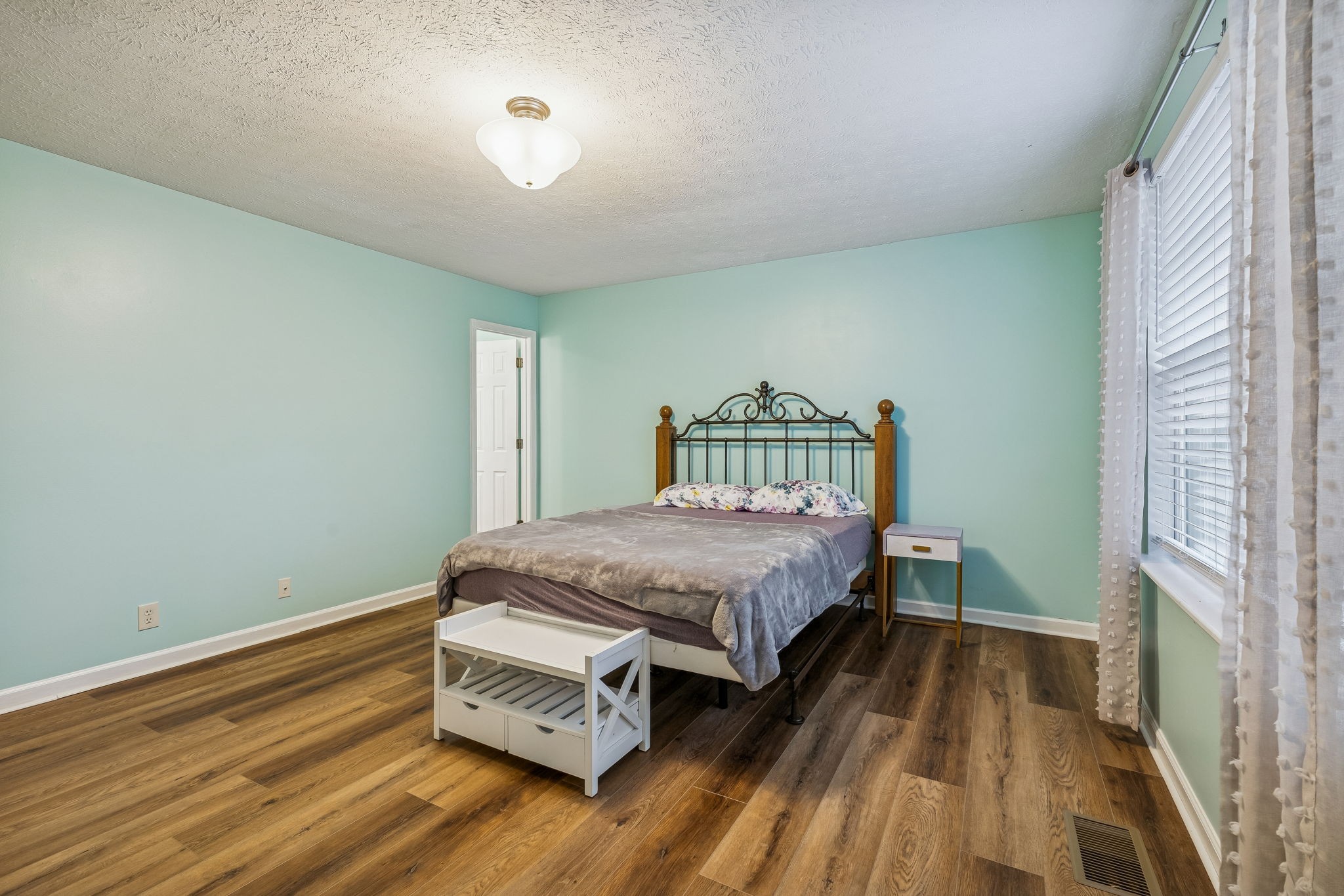 1304 Island View Ct