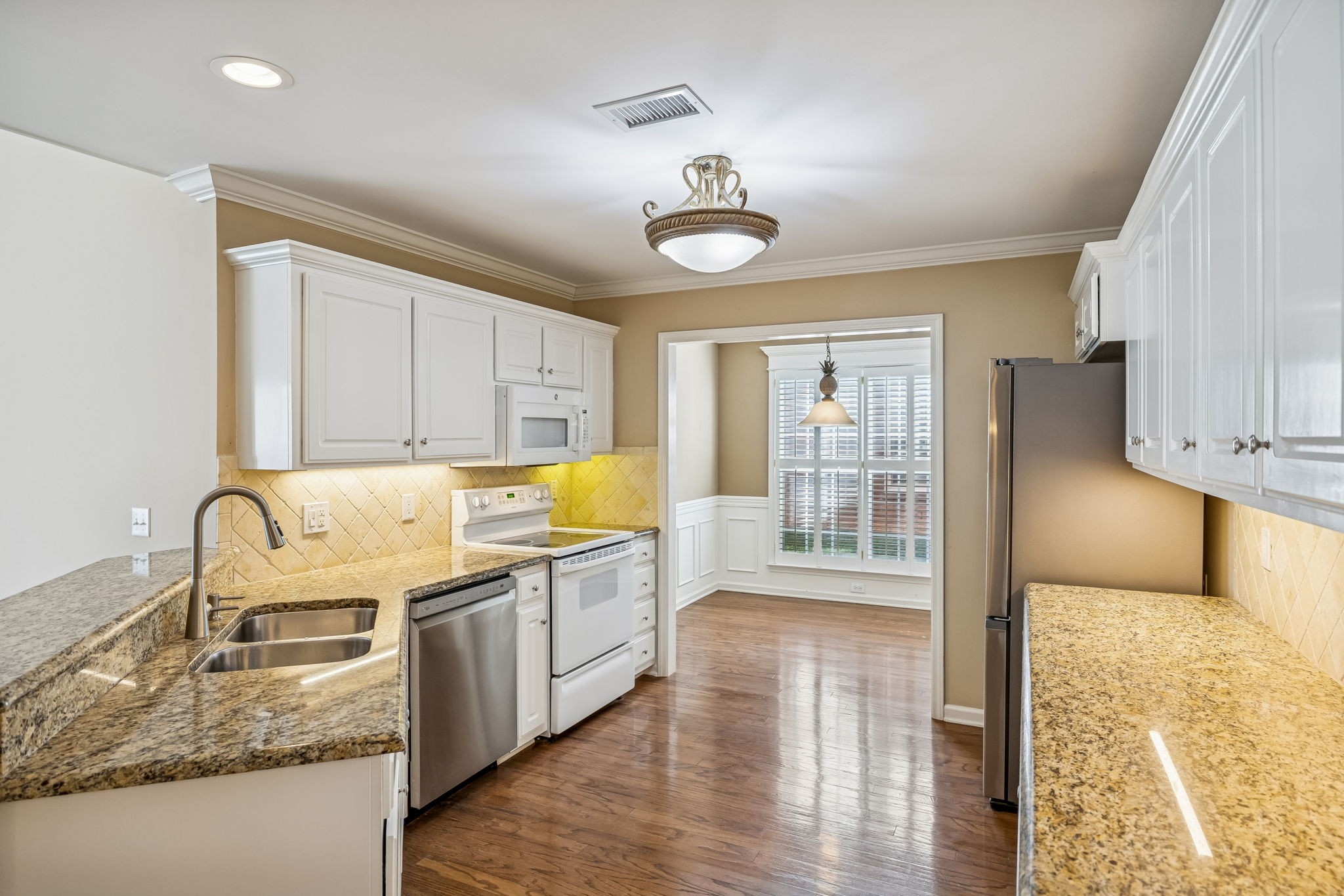 408 Golfview Ct