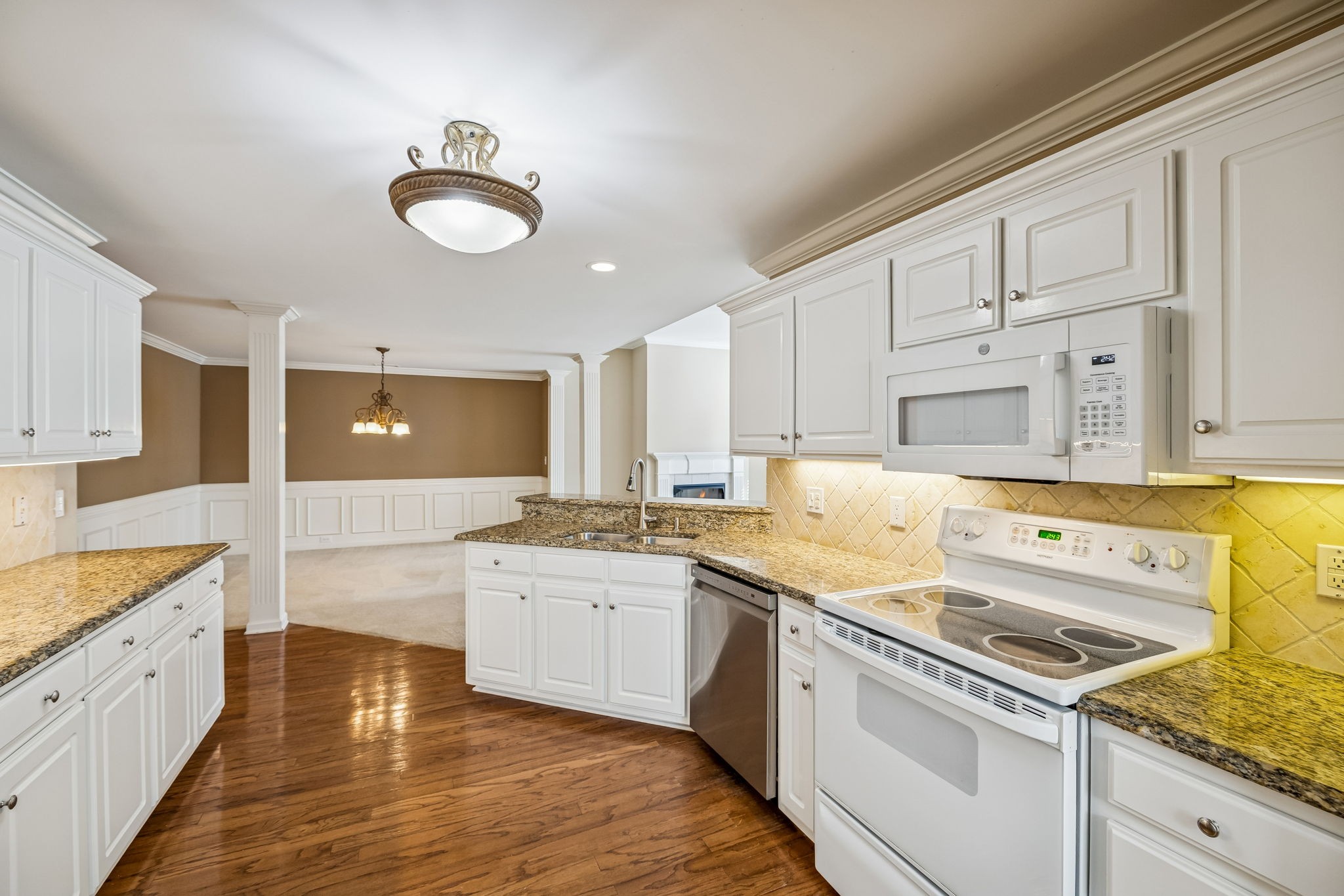 408 Golfview Ct