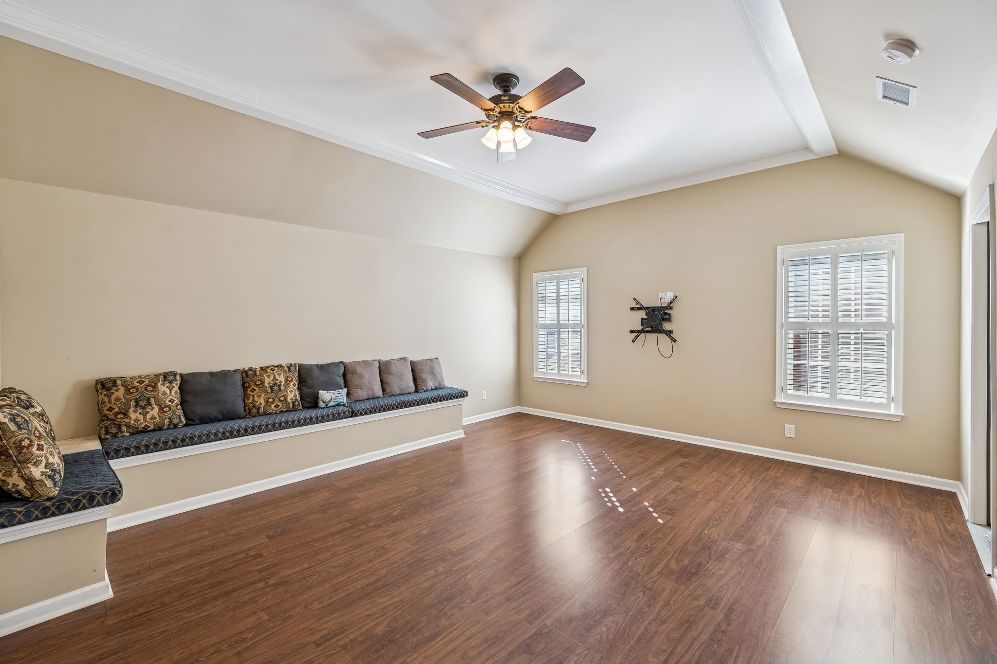 408 Golfview Ct