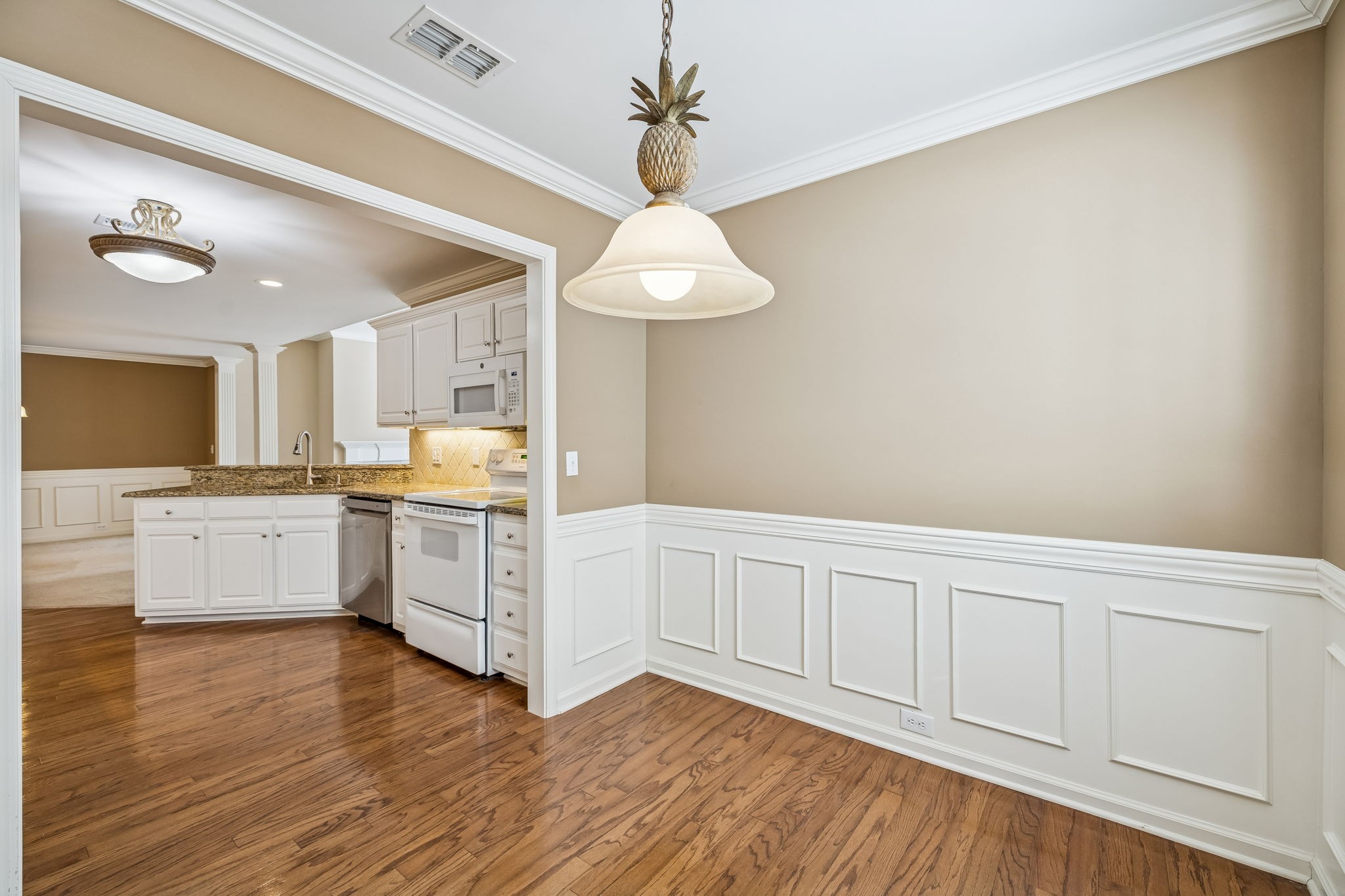 408 Golfview Ct