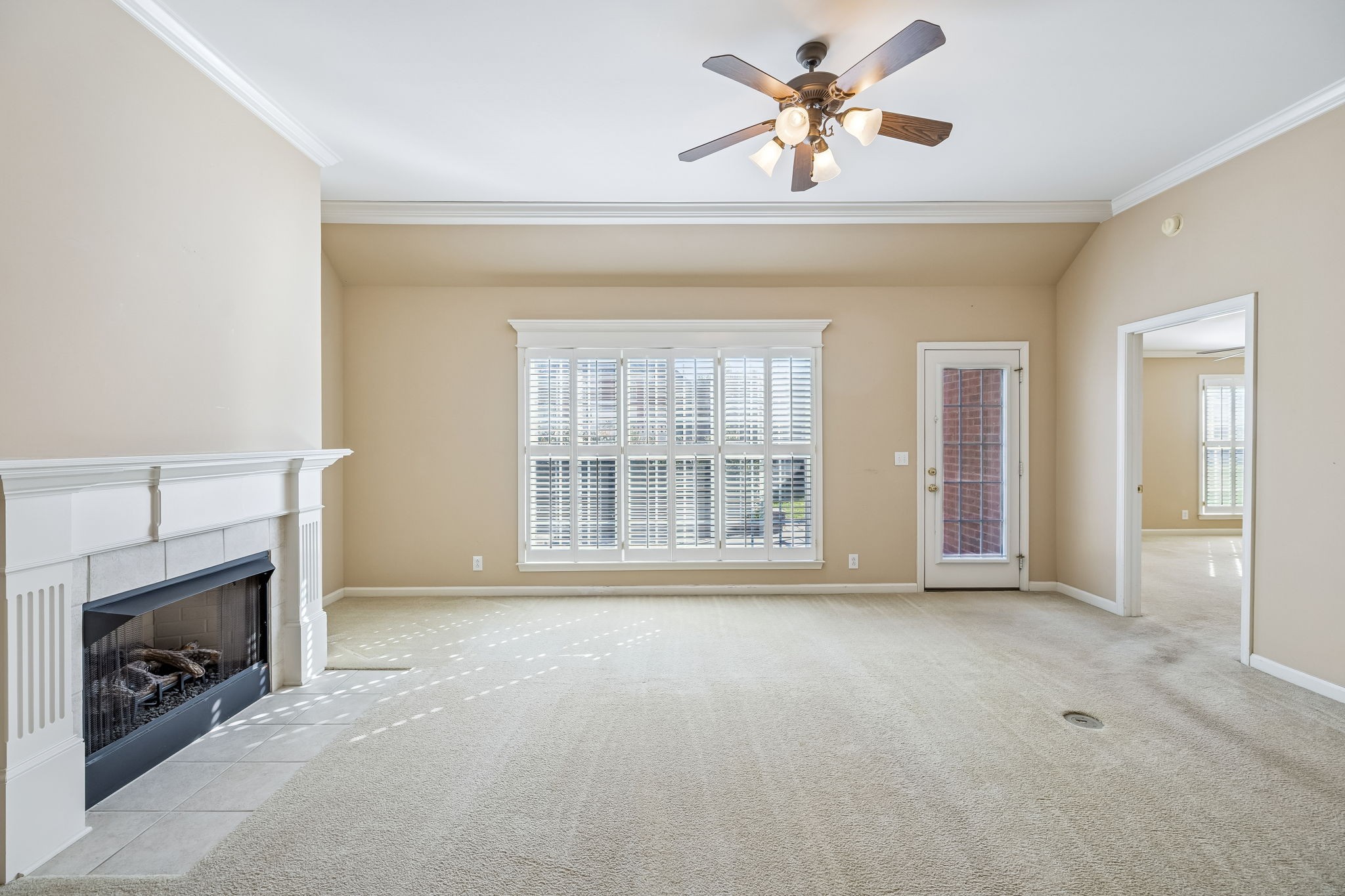 408 Golfview Ct