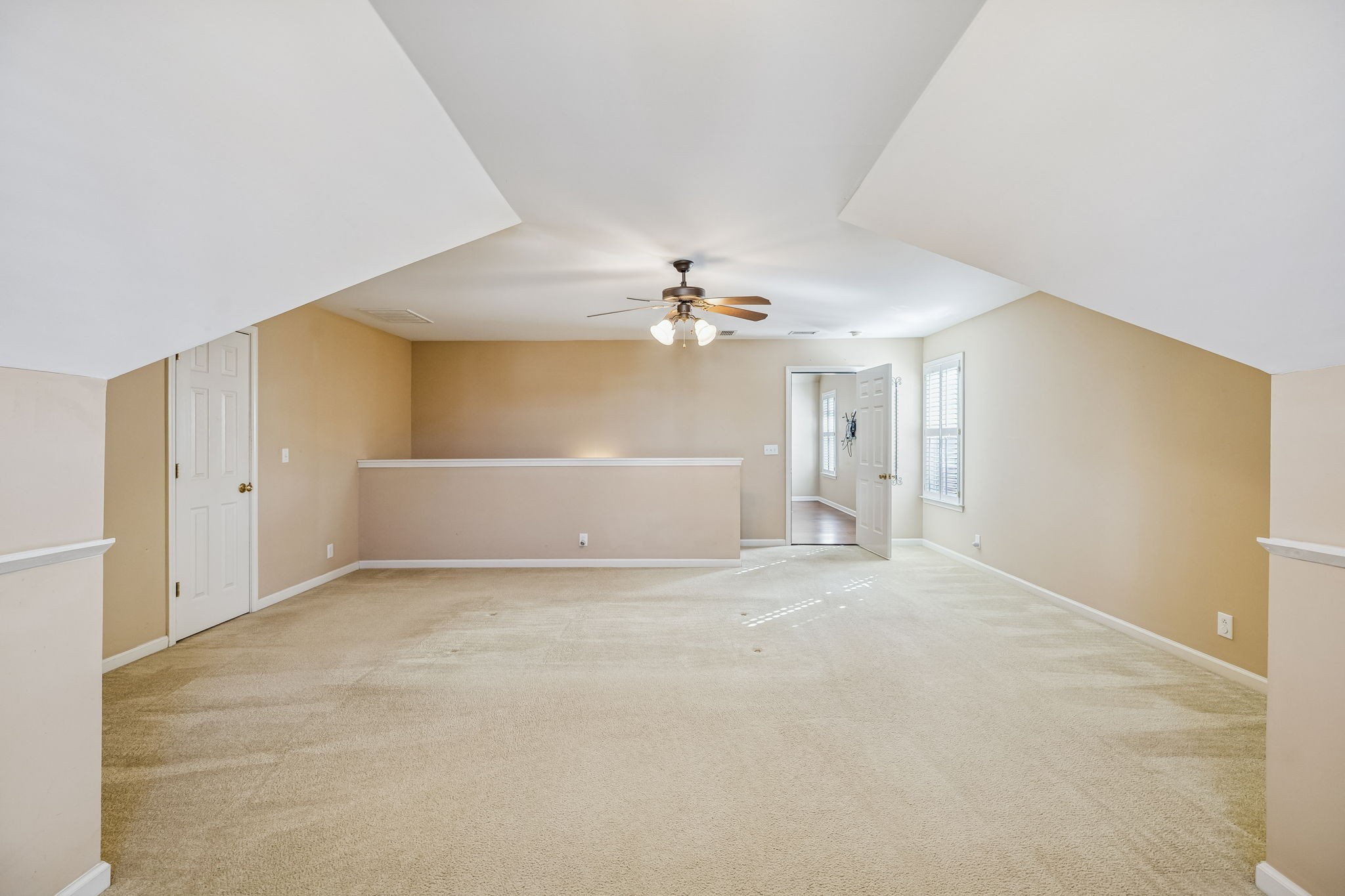 408 Golfview Ct