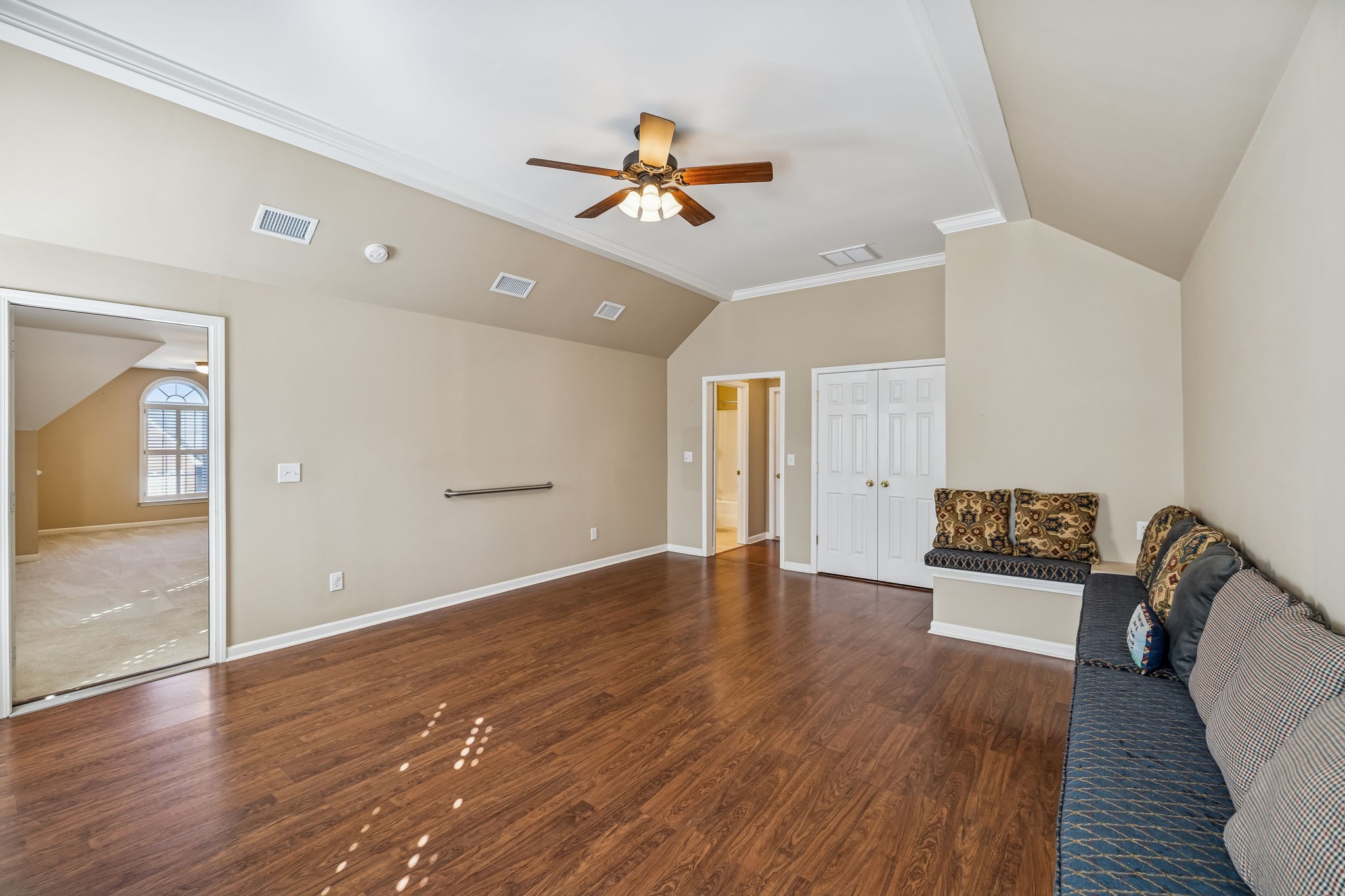 408 Golfview Ct