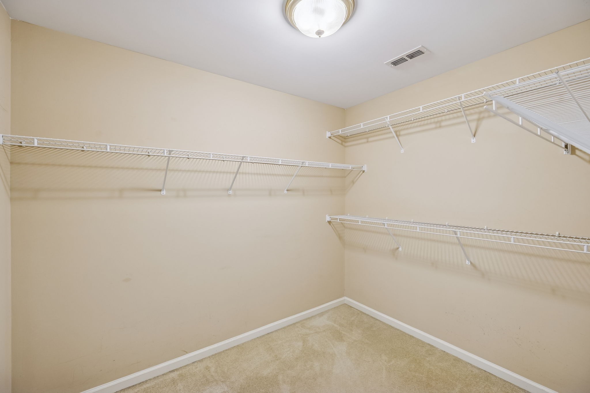 408 Golfview Ct