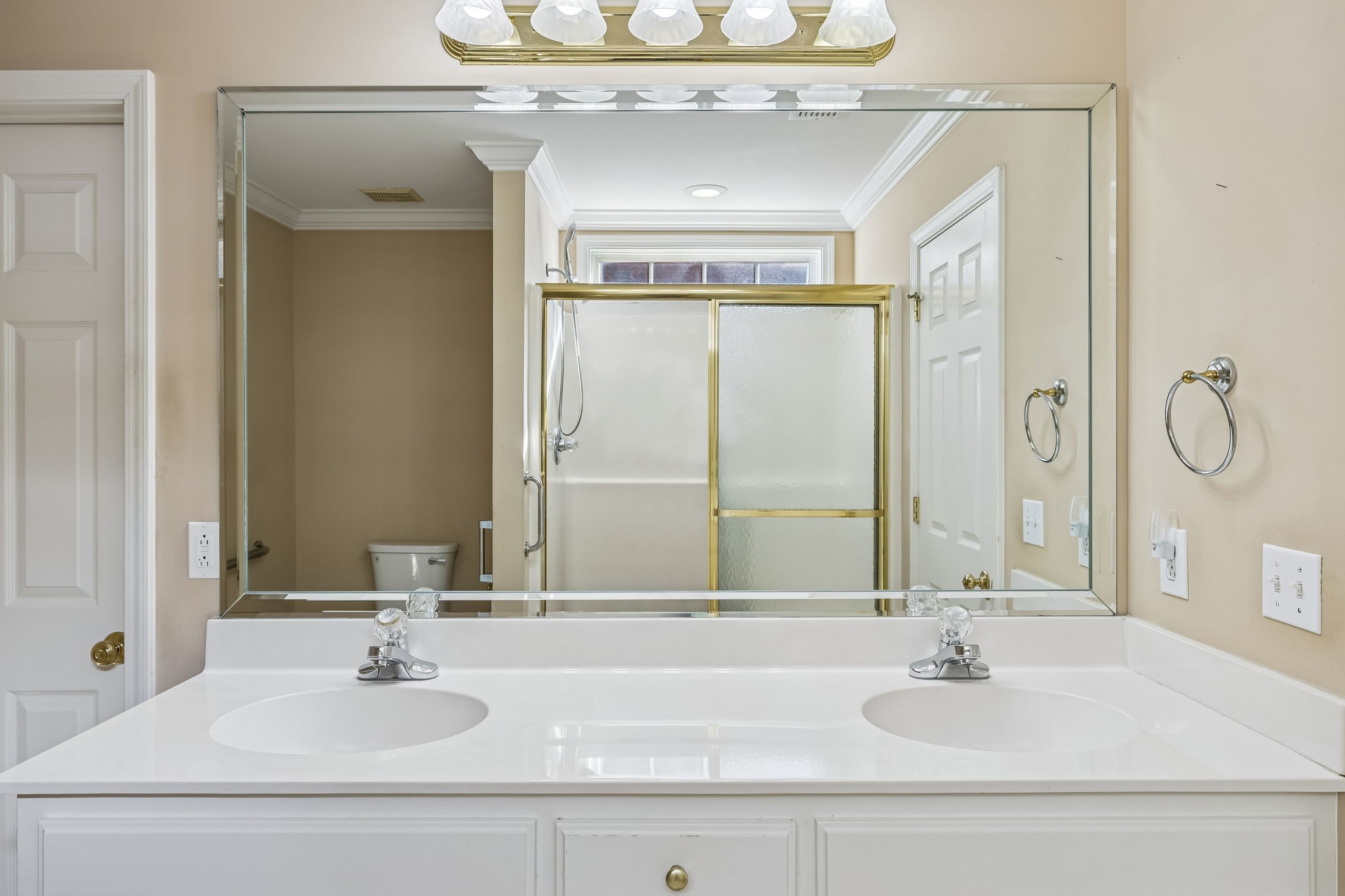 408 Golfview Ct