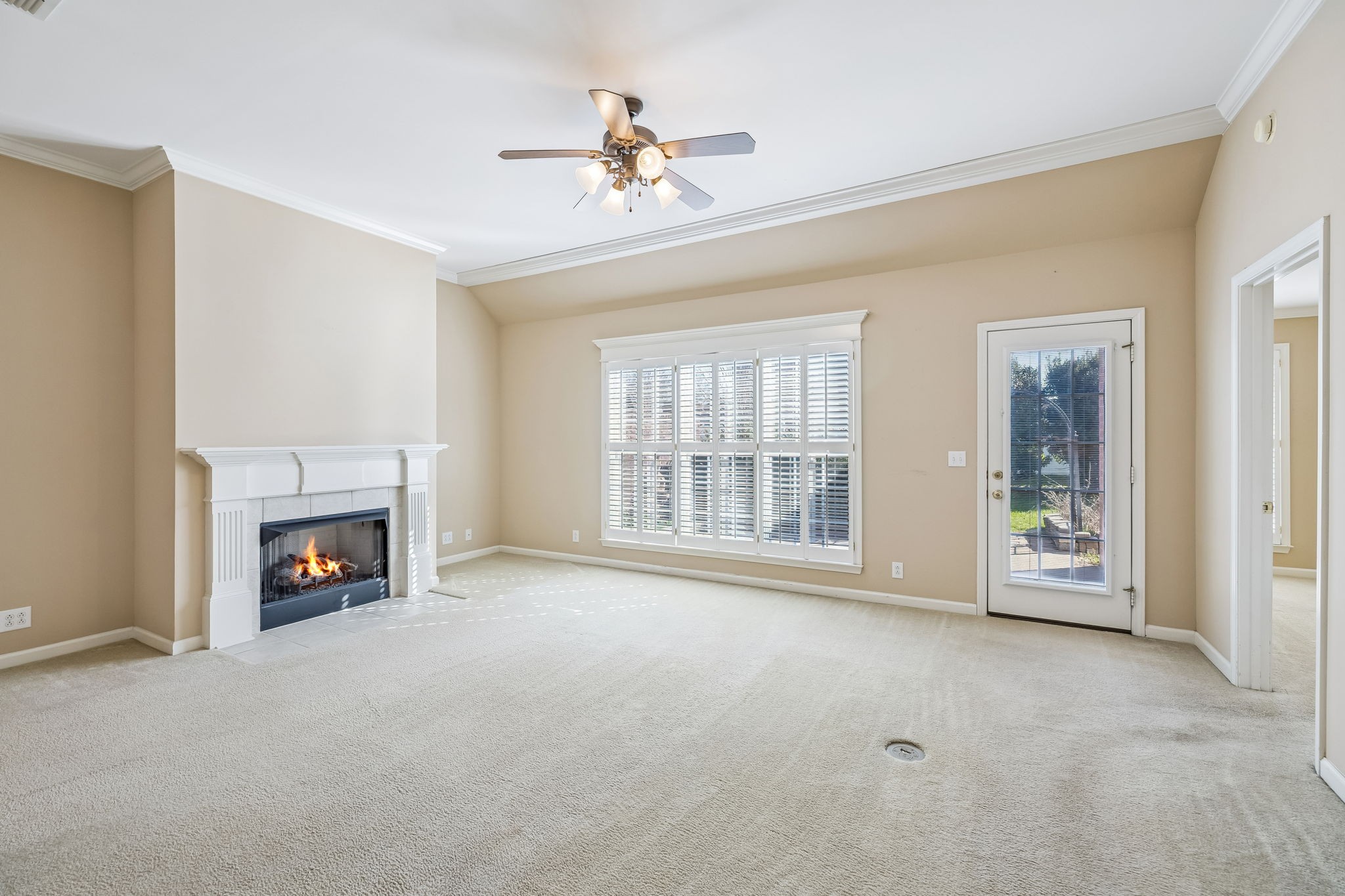 408 Golfview Ct