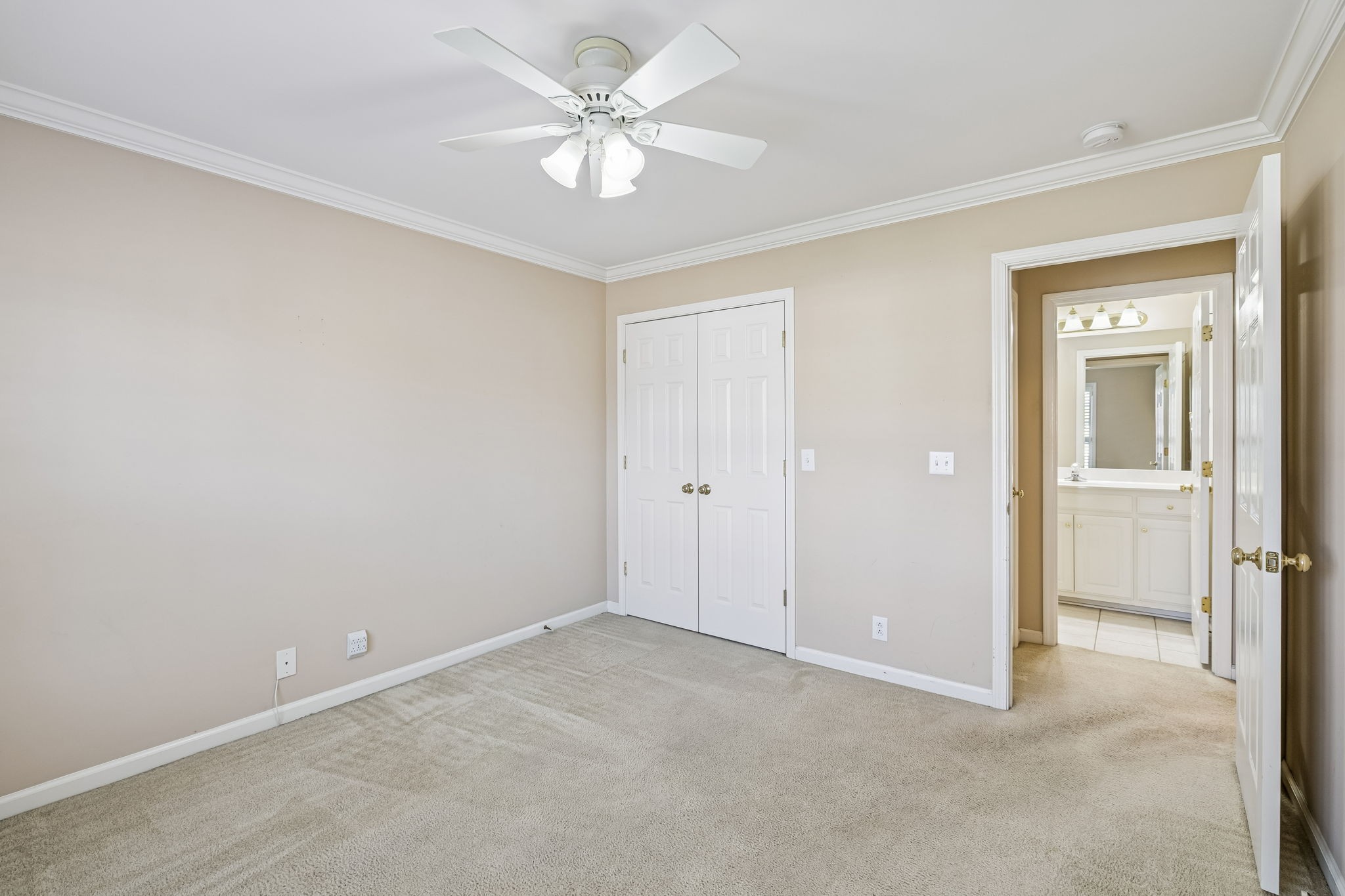 408 Golfview Ct