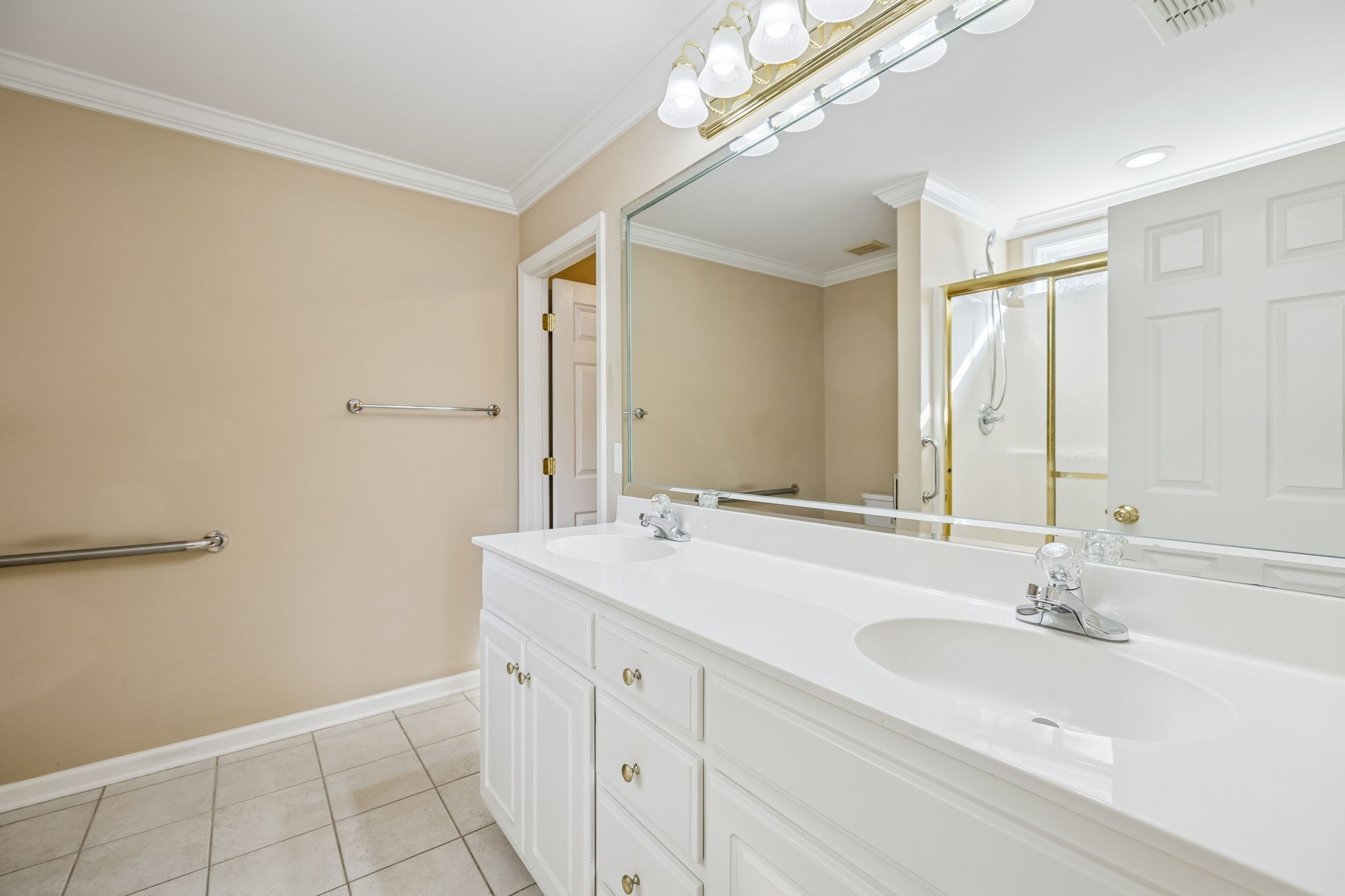 408 Golfview Ct