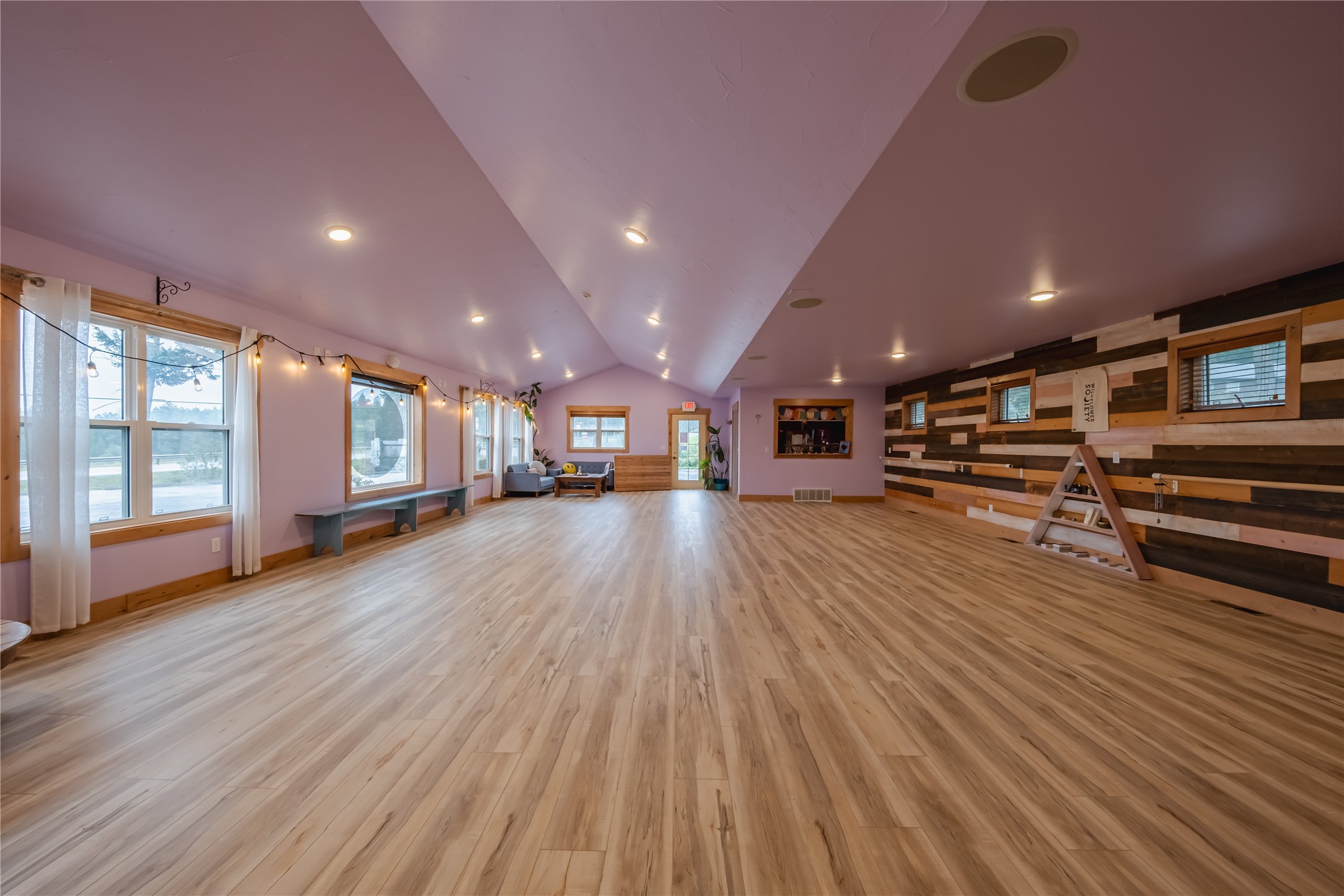 77 Deer Creek Road