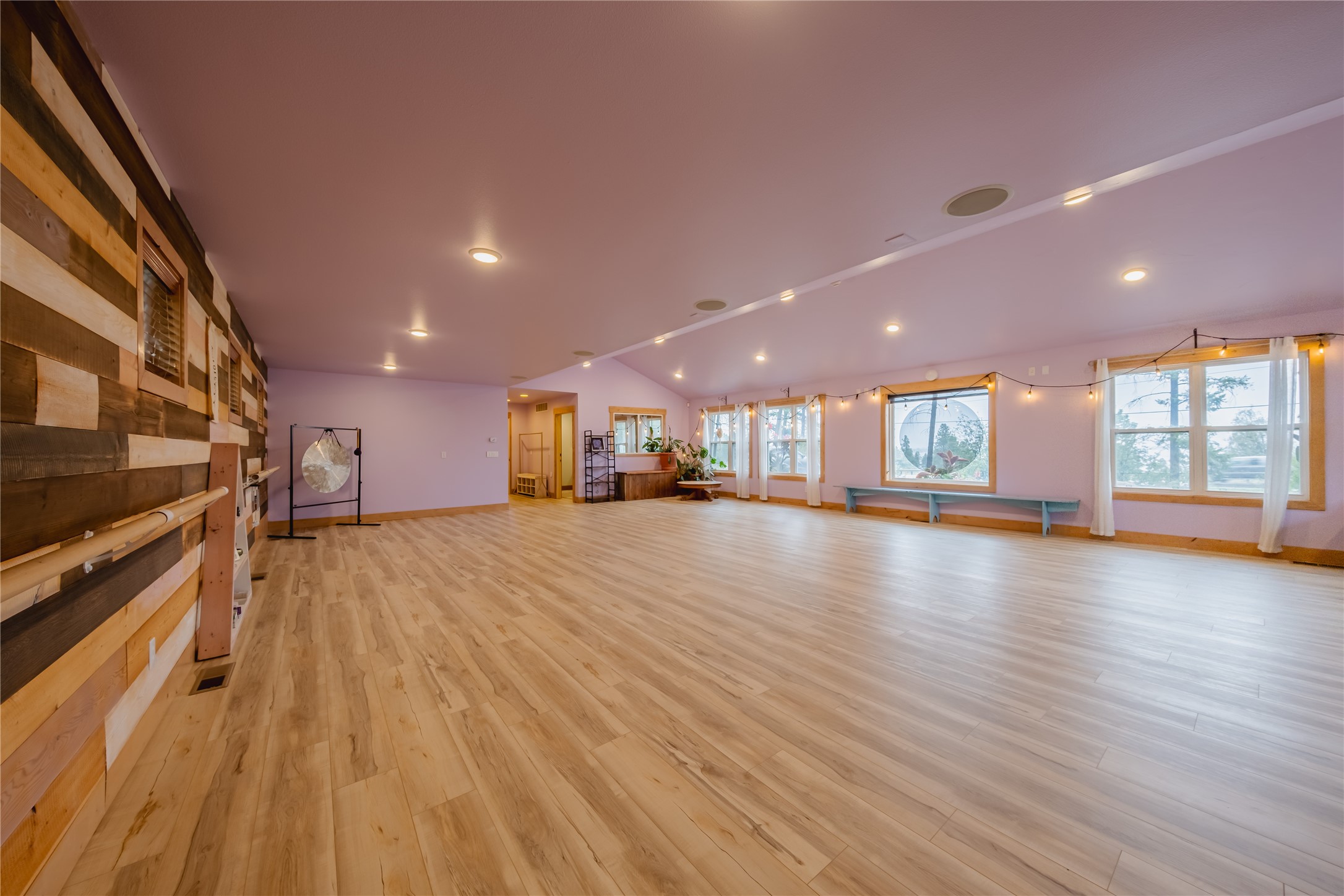 77 Deer Creek Road