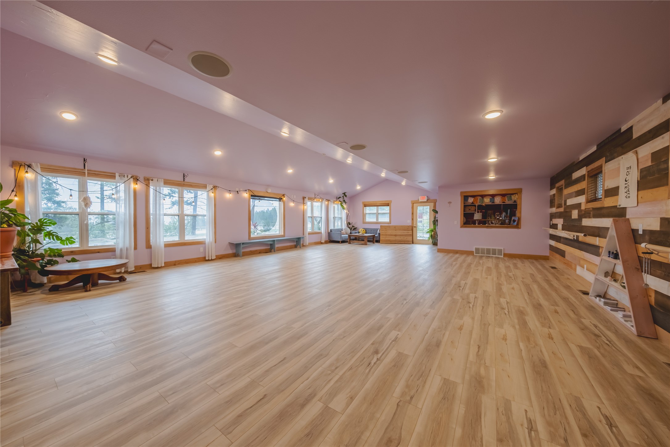 77 Deer Creek Road