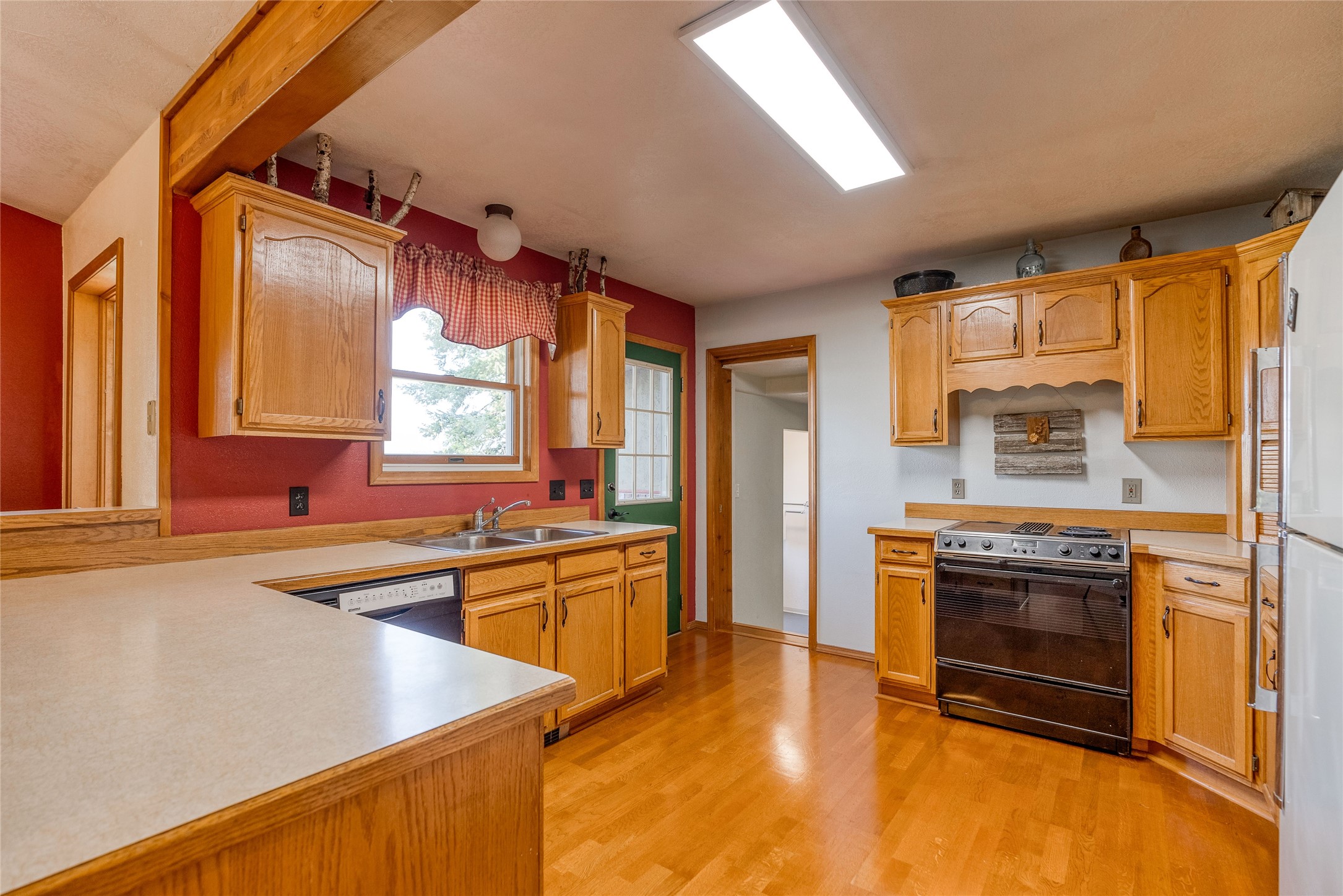 7450 Highway 2 E