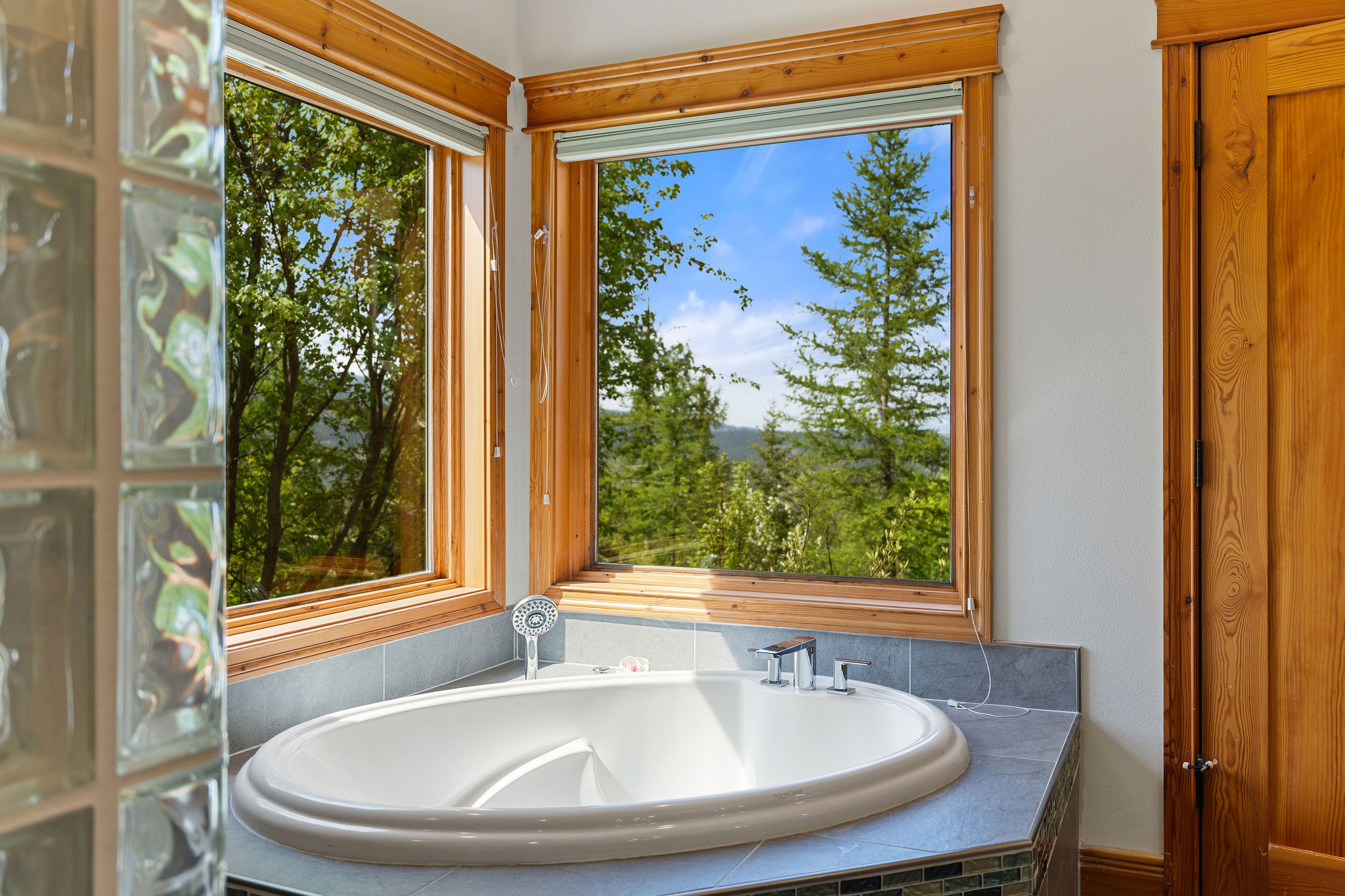 550 Blacktail Heights