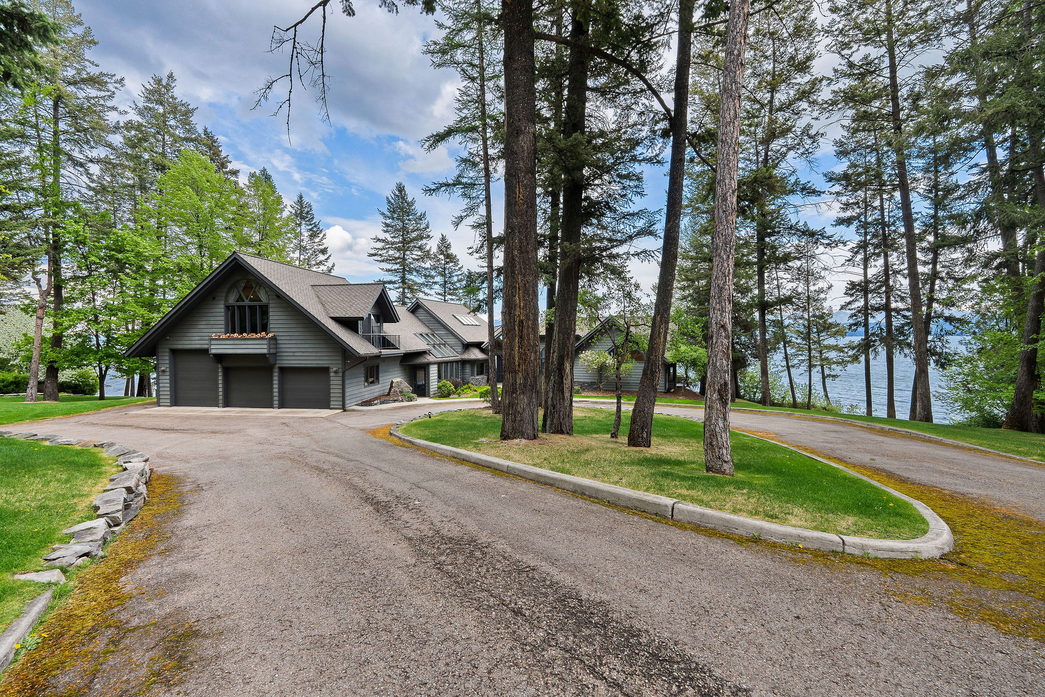 275 Tamarack Terrace